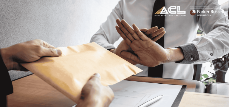 Noboa plantea ley urgente para reformar la contratación pública